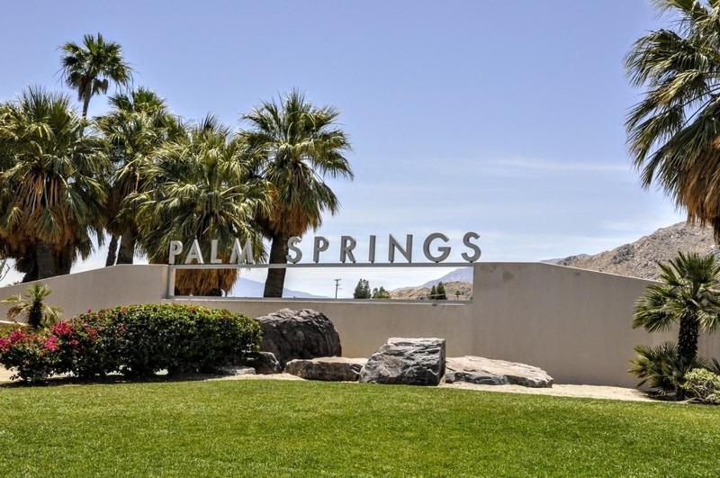 Serene 4 Bed 3 Bath Heated Pool Natural Backyard Heart Of Palm Springs Exterior photo